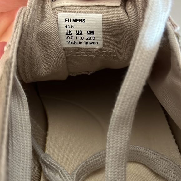 Article NO. 1007 Sneakers. Tan with shades of brown and cream. - Picture 5 of 8